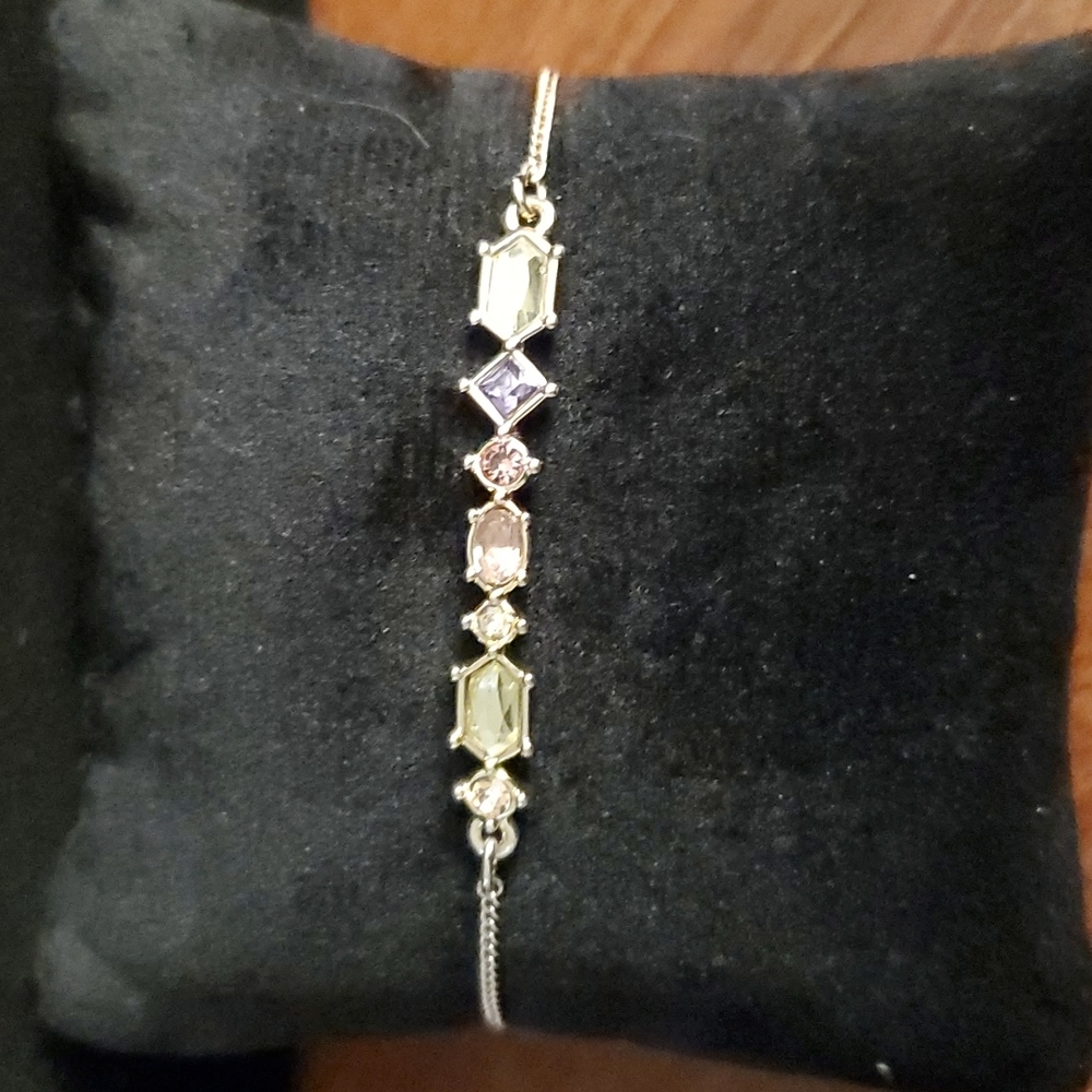 Avon modern gems bracelet